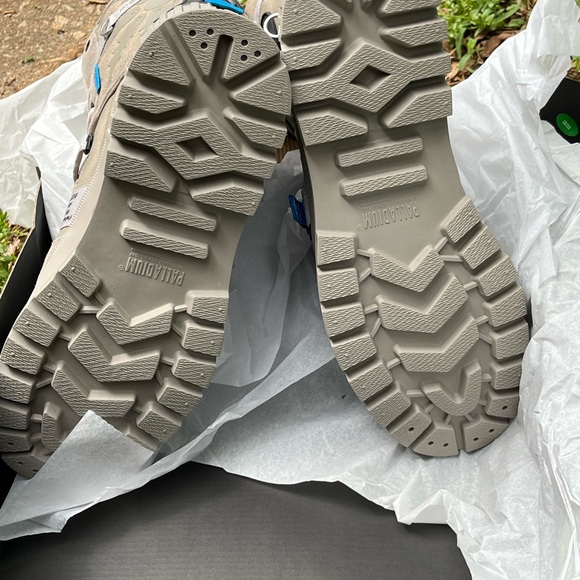 🆕 PalladiumMens Boots Size 14
Dune color . Size 14 - Picture 6 of 9